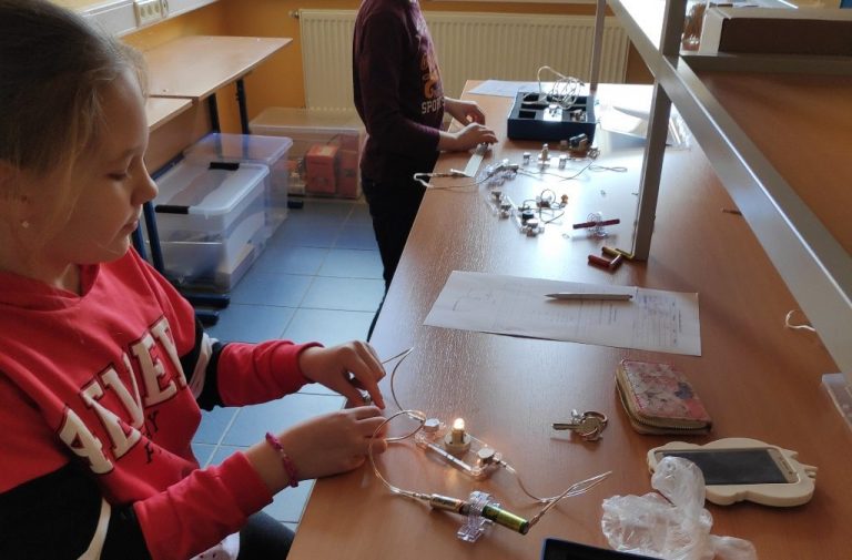 Mokomės pažinti elektrą